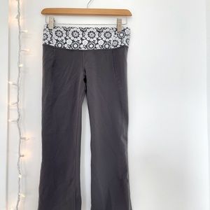 Lululemon crop yoga pants